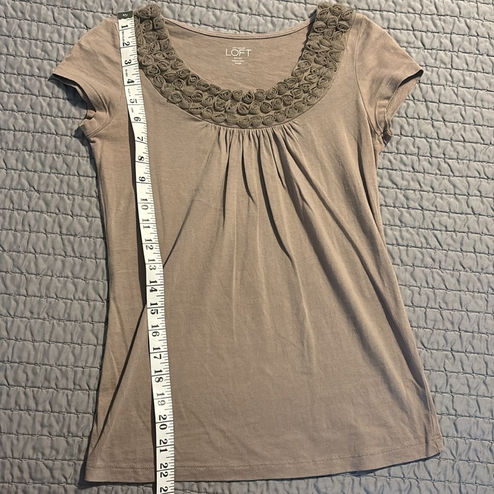 LOFT Petite Floral Neck Cap Sleeve T-shirt, XXSP, EUC - Picture 6 of 7